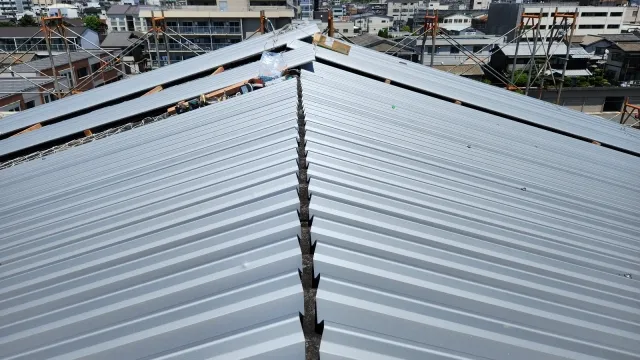 川越市の屋根塗装・カバー工法費用の変動要因と下地補修のポイント